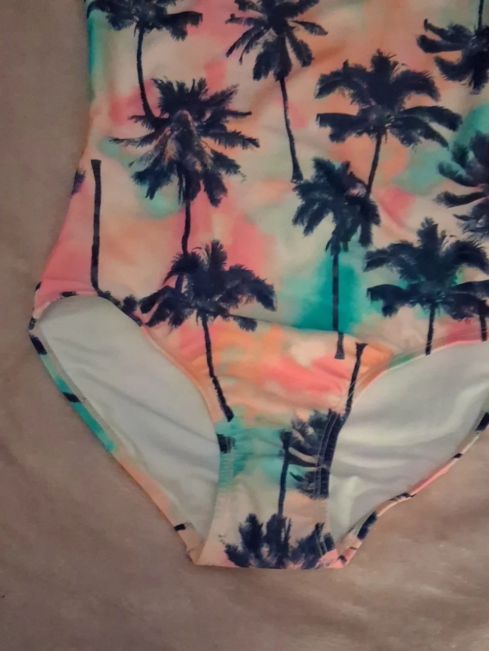 Old Navy girls bathing